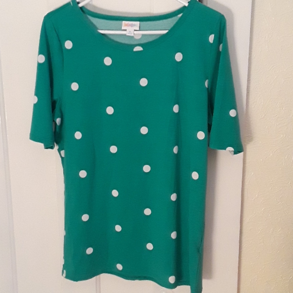 Lularoe XL green polkadot Gigi fitted top
